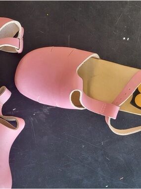 Swedish Hasbeens Pink Leather Mary Jane Clogs Euro 40